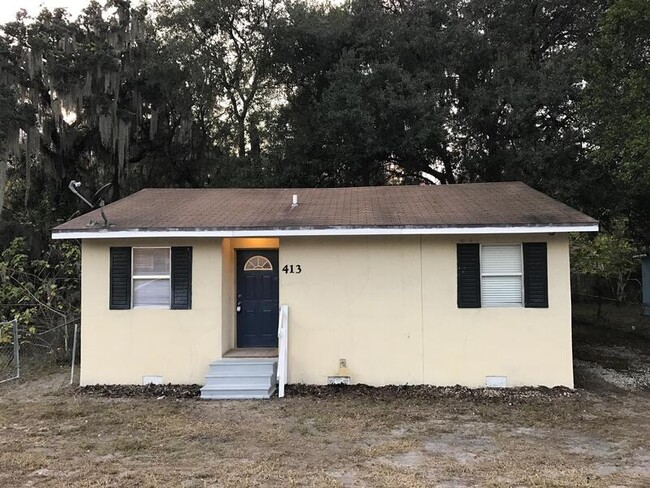 413 Orange St in Wildwood, FL - Foto de edificio - Building Photo