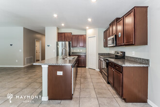 3149 Moulden Hollow Dr in Zephyrhills, FL - Building Photo - Building Photo