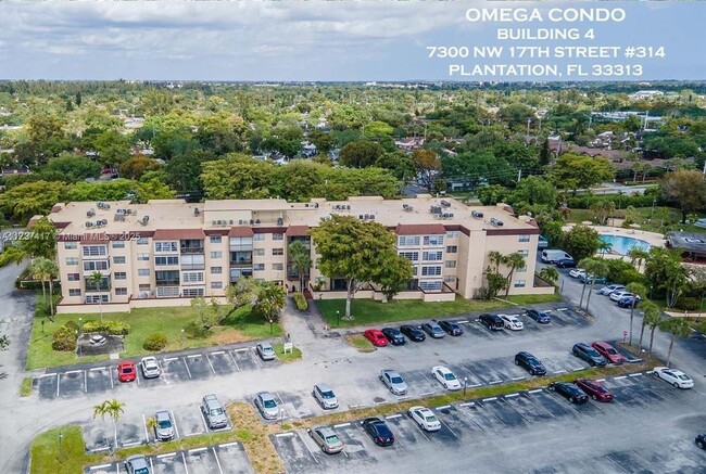 7300 NW 17th St in Plantation, FL - Foto de edificio - Building Photo