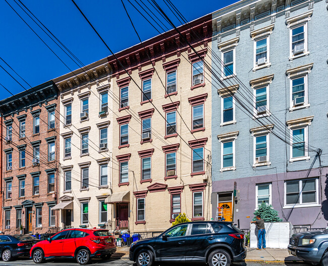 230 Jefferson St in Hoboken, NJ - Building Photo - Building Photo