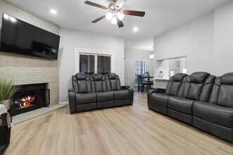 1106 Quail Valley Ln in Arlington, TX - Foto de edificio - Building Photo