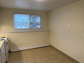 54 Briarwood Dr in Biddeford, ME - Building Photo - Building Photo