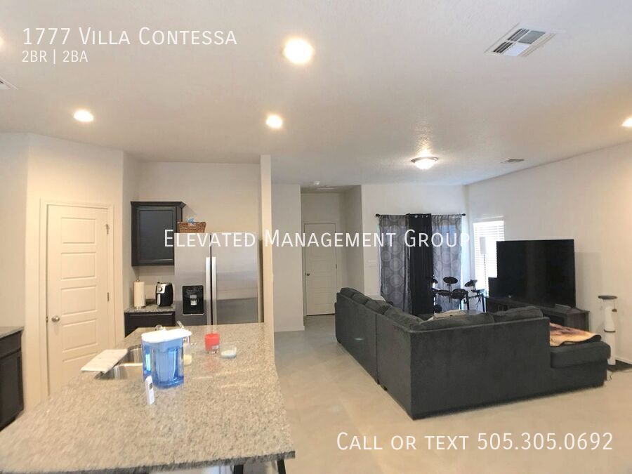 1777 Villa Linda Rd in Los Lunas, NM - Building Photo
