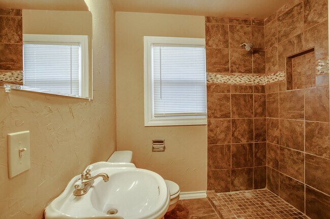 3320 28th St in Lubbock, TX - Building Photo - Building Photo