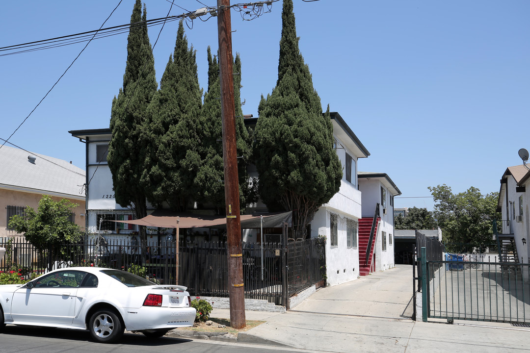 1220 S Kenmore Ave in Los Angeles, CA - Building Photo