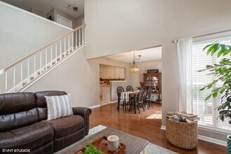 707 Clover Hill Ct in Elk Grove Village, IL - Building Photo - Building Photo
