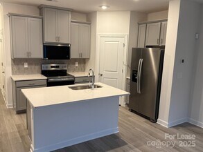 4113 Smt Wds Dr in Charlotte, NC - Building Photo - Building Photo