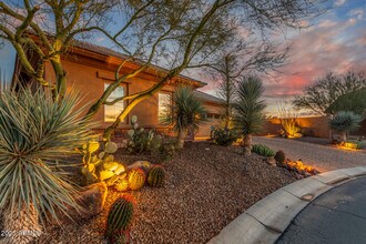 6251 E Bramble Berry Ln in Cave Creek, AZ - Building Photo - Building Photo