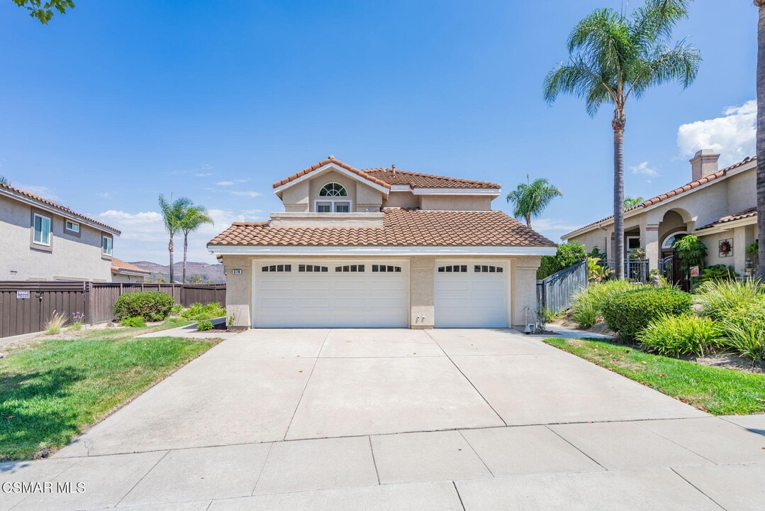376 Fresh Meadows Rd in Simi Valley, CA - Building Photo