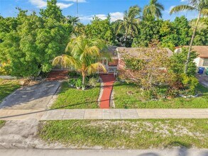 1041 NW 196th Terrace, Unit 2311 in Miami, FL - Building Photo - Building Photo
