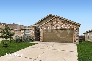 1212 Treehouse Ln in New Braunfels, TX - Building Photo