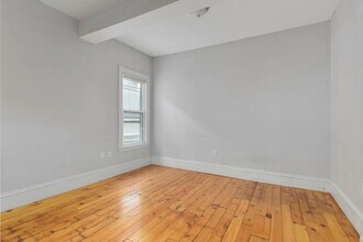 103 Summer St, Unit #2 in Somerville, MA - Foto de edificio - Building Photo