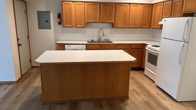 1310 S Skyline Dr in Moses Lake, WA - Building Photo - Building Photo