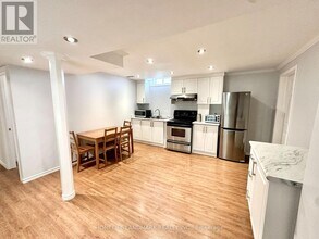 86 Snowdon Cir in Markham, ON - Building Photo - Building Photo