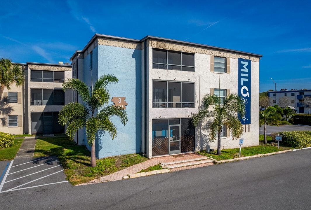 Milo Bayside in St. Petersburg, FL - Foto de edificio