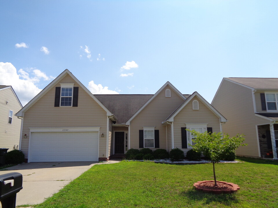 2947 Watercrest Dr NW in Concord, NC - Building Photo