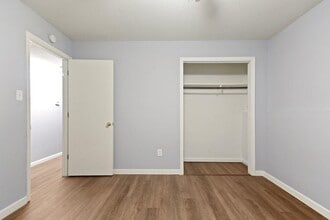 3201 Elm Grove Dr in Columbia, MO - Building Photo - Building Photo