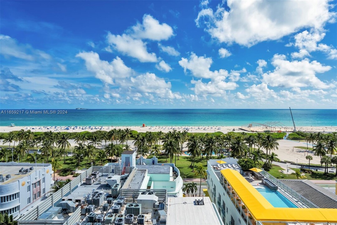 1233 Collins Ave, Unit 903 in Miami Beach, FL - Building Photo