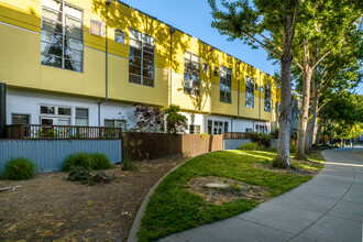 Oliver Lofts in Emeryville, CA - Building Photo - Building Photo