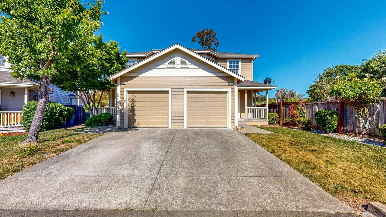 4740-4744 Starbuck Ave in Santa Rosa, CA - Building Photo
