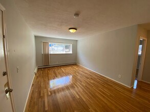 20 Dix St, Unit 1 in Boston, MA - Foto de edificio - Building Photo