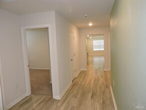 5903 Laurel Oak Dr in Bellview, FL - Building Photo - Building Photo