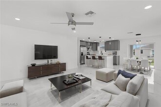 2505 39th St SW in Lehigh Acres, FL - Building Photo - Building Photo