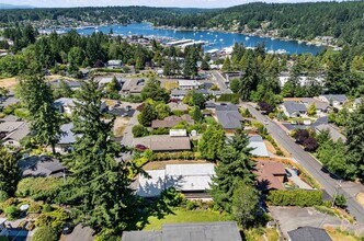 7409 Hill Ave, Unit 1 in Gig Harbor, WA - Foto de edificio - Building Photo