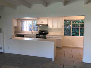 546 S Camino Real in Palm Springs, CA - Building Photo - Building Photo