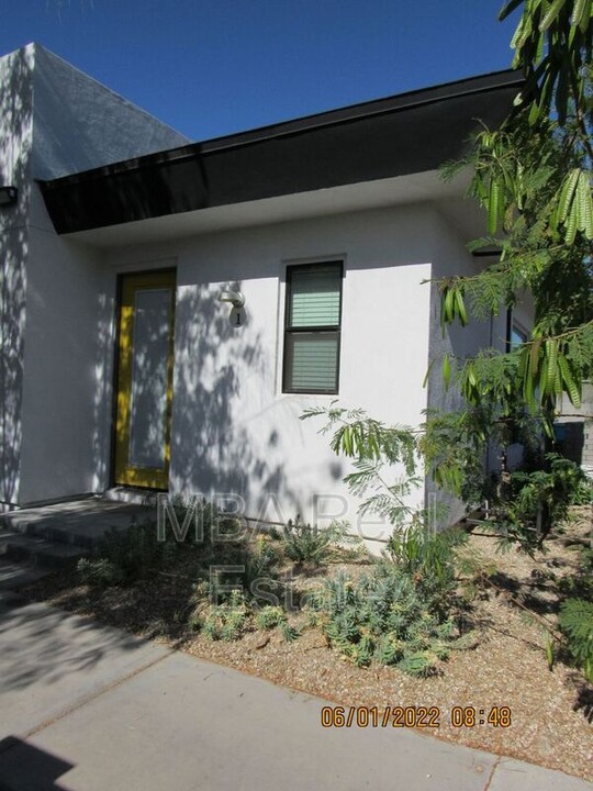 935 W Highland Ave in Phoenix, AZ - Building Photo