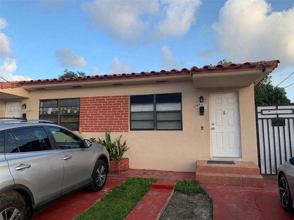 3340 NW 17th St-Unit -3342 in Miami, FL - Building Photo