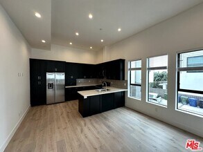 3414 London St in Los Angeles, CA - Building Photo - Building Photo