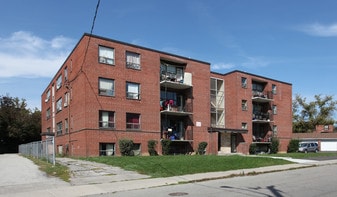 30 Clearview Hts in Toronto, ON - Building Photo