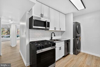 8481 Greenbelt Rd in Greenbelt, MD - Building Photo - Building Photo