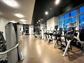 100 Lovejoy Wharf, Unit 8M in Boston, MA - Foto de edificio - Building Photo