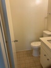 12520 Oxford Ave, Unit B in Hawthorne, CA - Foto de edificio - Building Photo