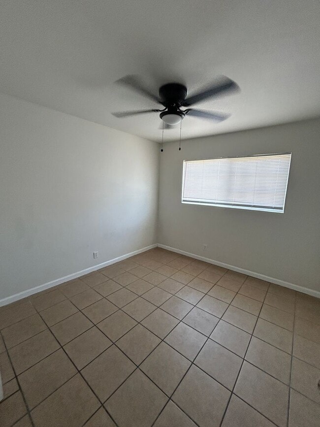 96 E D St in Lemoore, CA - Building Photo - Building Photo
