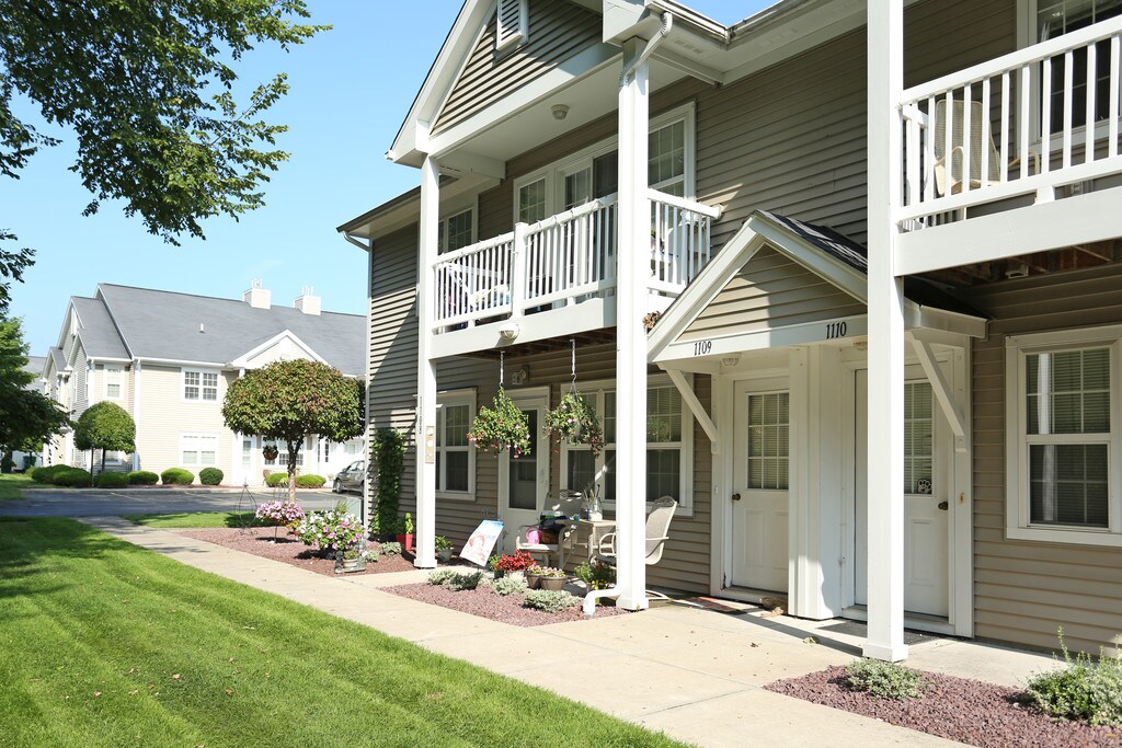 Summit Knolls Apartments in ster, NY