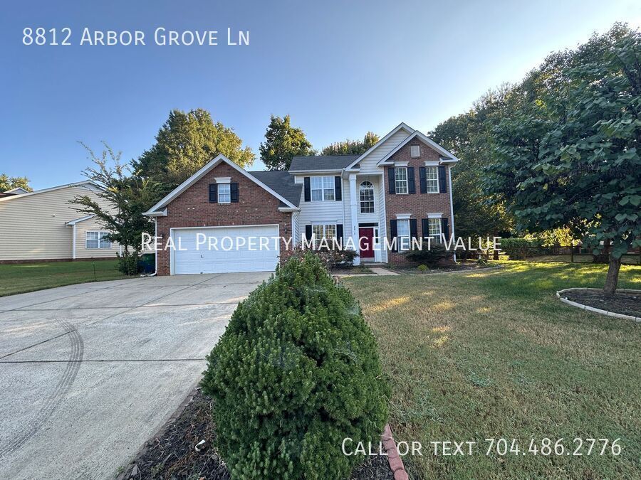 8812 Arbor Grove Ln in Charlotte, NC - Building Photo