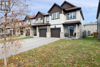 318 Guppy Grv in Ottawa, ON - Building Photo - Building Photo