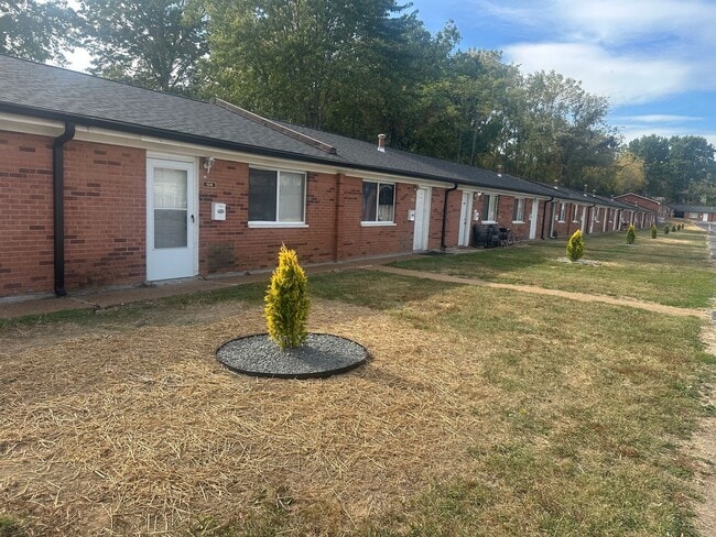 property at 1574-1574 Leonaire Ct