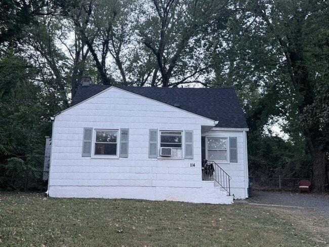 property at 114 S Lee St