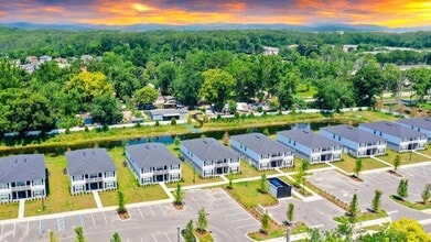 9572 Hood Rd in Jacksonville, FL - Building Photo - Building Photo