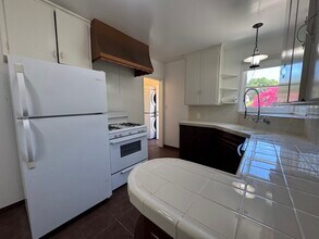 13900 Burbank Blvd in Sherman Oaks, CA - Building Photo - Building Photo