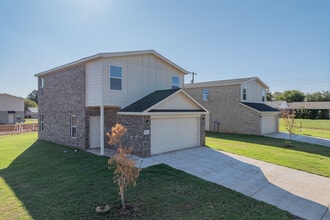 Avalon At OKC I & II in Oklahoma City, OK - Building Photo - Building Photo