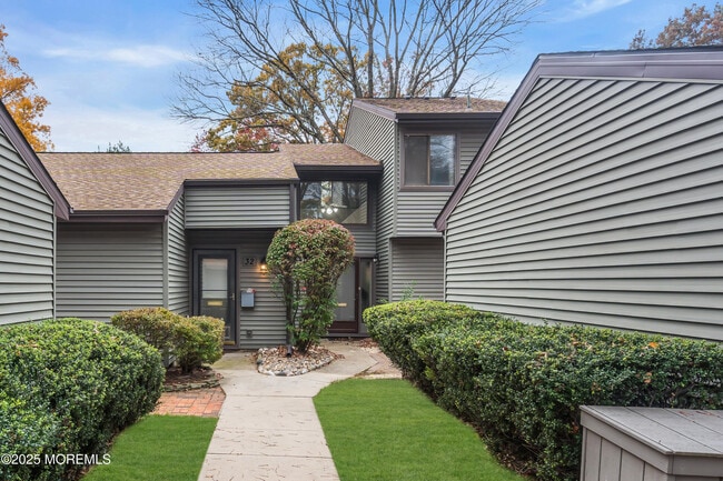 property at 30 Berkshire Ct