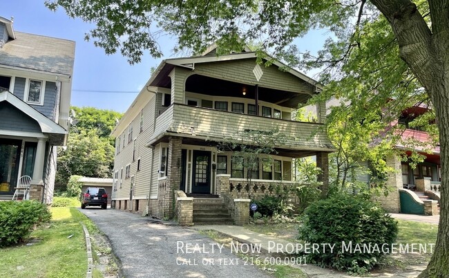 1647 Hillcrest Rd in Cleveland Heights, OH - Building Photo - Building Photo