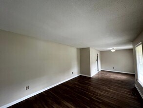 109 Deerfield Dr in Spring Lake, NC - Building Photo - Building Photo