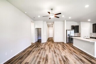 21202 Palomino Cove in Lago Vista, TX - Building Photo - Building Photo