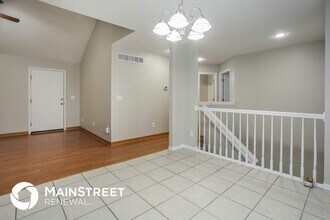 8112 NW 77th Ct, Unit B309 in Kansas City, MO - Foto de edificio - Building Photo